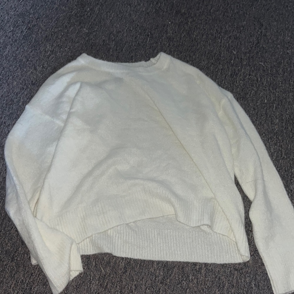 White sweater. Size small. Forever 21